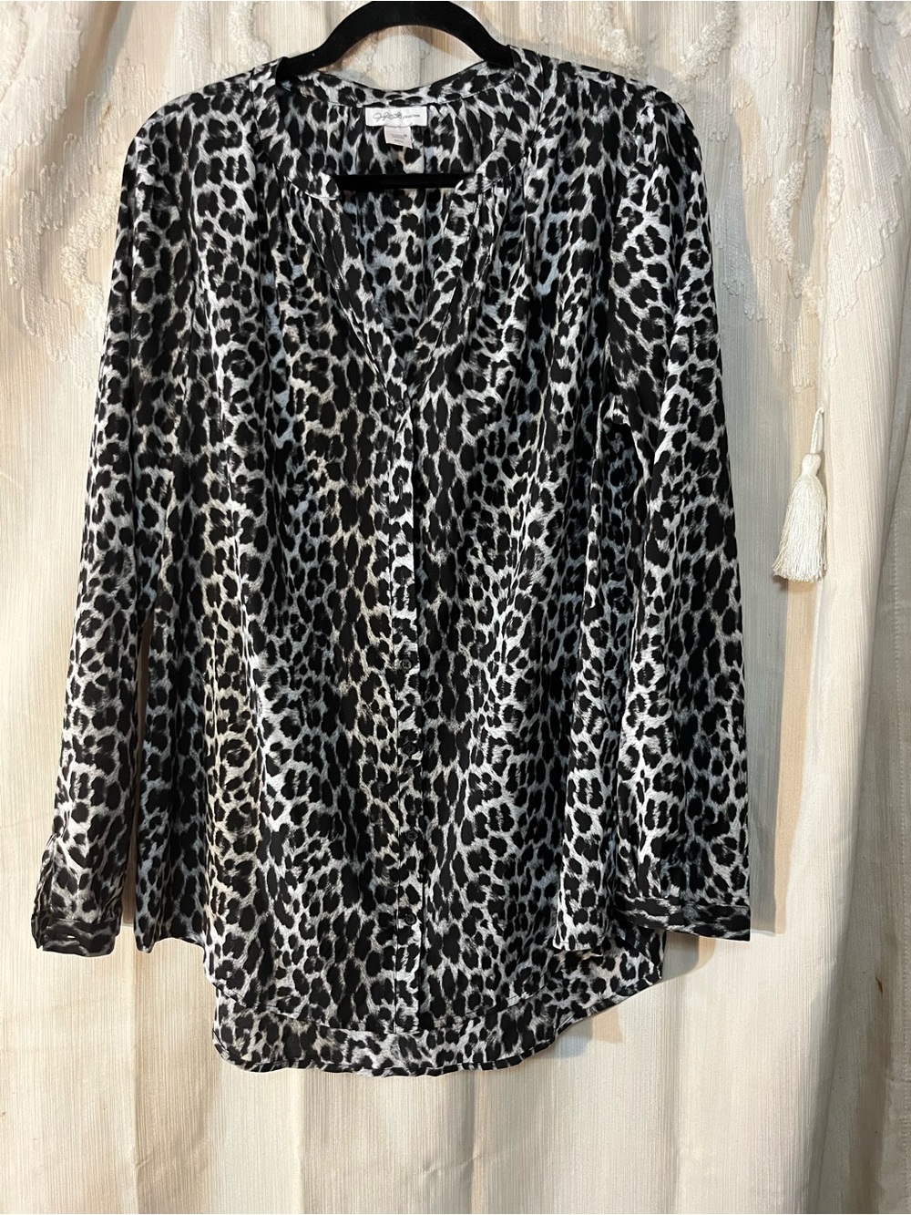 Leopard Print V-Neck Women's Shirt Black and White